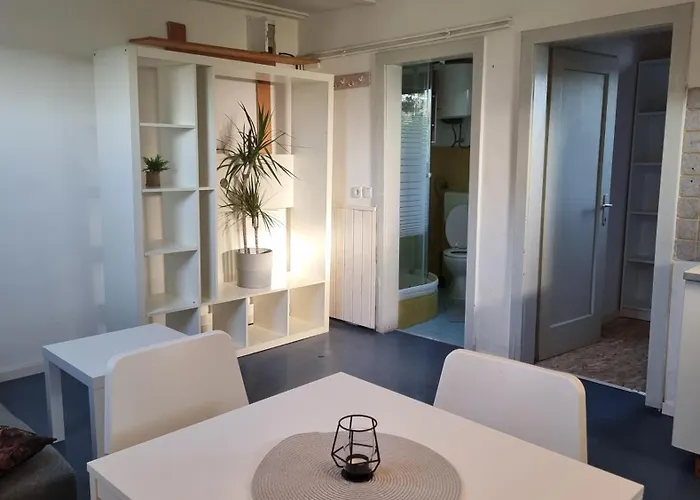 Pool Place * Petrovce